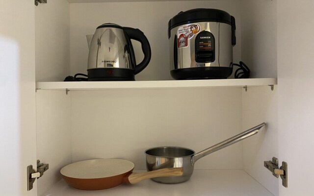 Fancy And Nice Studio At The Alton Apartment