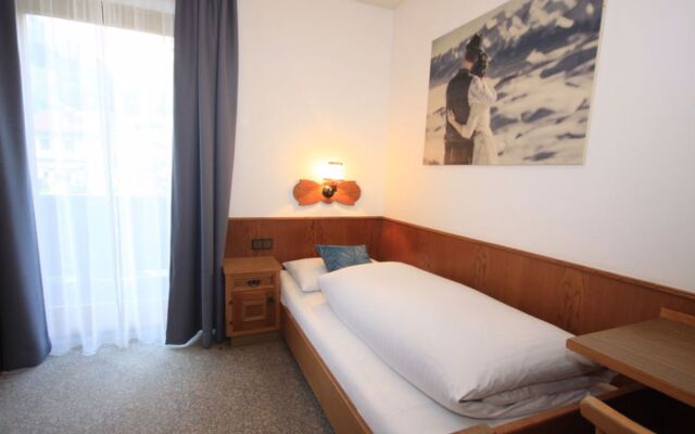 Holiday Home Chalet Alpin