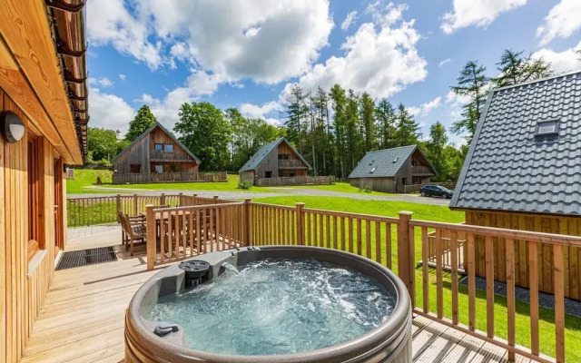 Lord Galloway 38 With Hot Tub, Newton Stewart