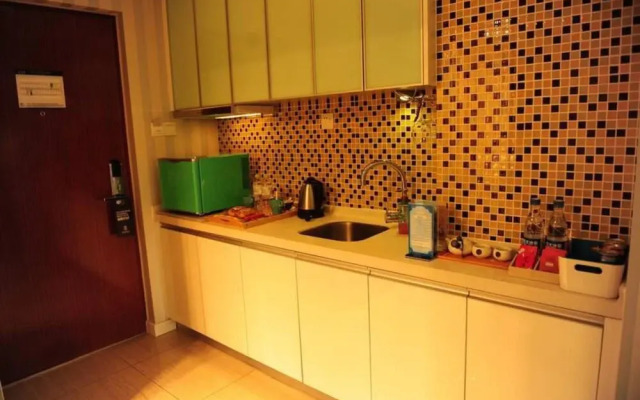 Chengdu Charm City Hotel