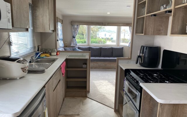 Immaculate 3 Bedroom Caravan in Presthaven