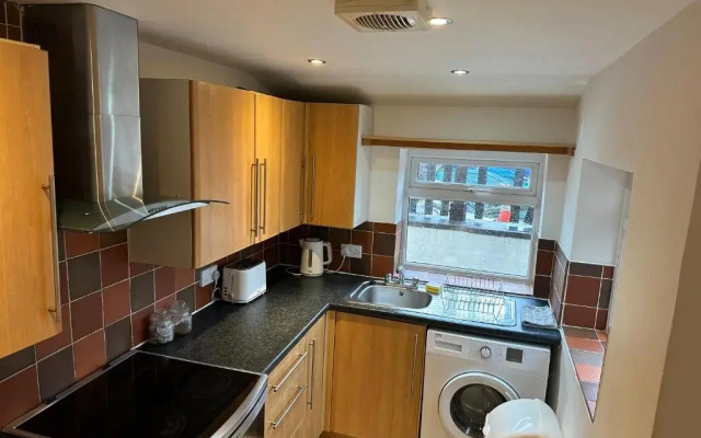 Cosy 2 bed property Contractor and Leisure Stays