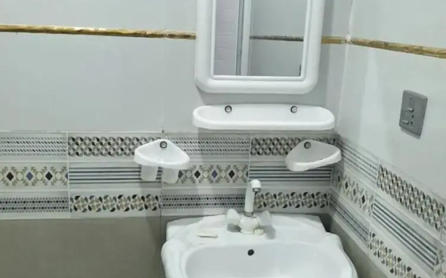 Royal Galaxy Guest House
