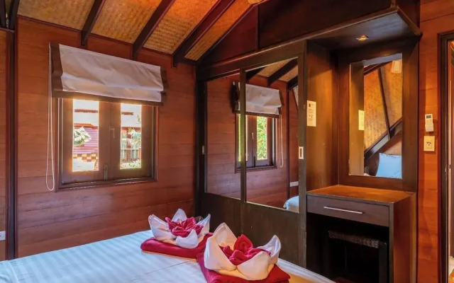 Tropical Beachside 4 bedroom Villa KBR23