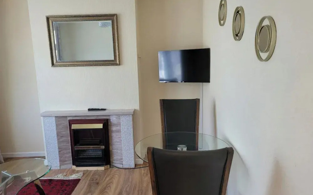 Bright & Homely Apartment