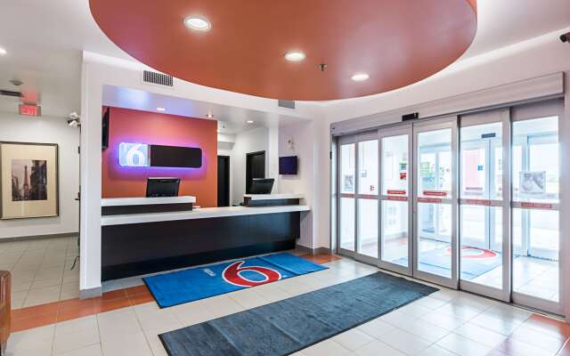 Motel 6 Moosomin, SK