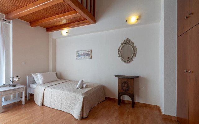 Nostos Villa - 50 m2 pool 2 km from the Beach