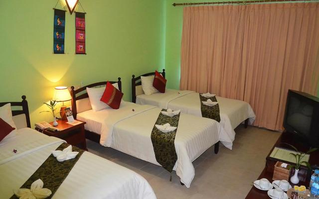 Parklane Hotel