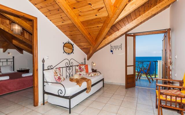 Kavos Psarou Studios and Apartments