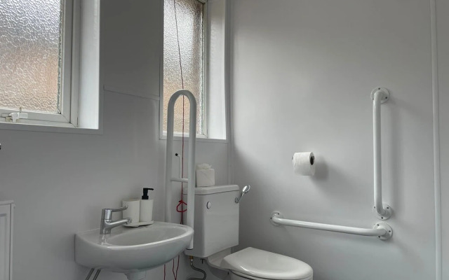 Gerrard Grove is Lovely 2-bed Bungalow in Clacton