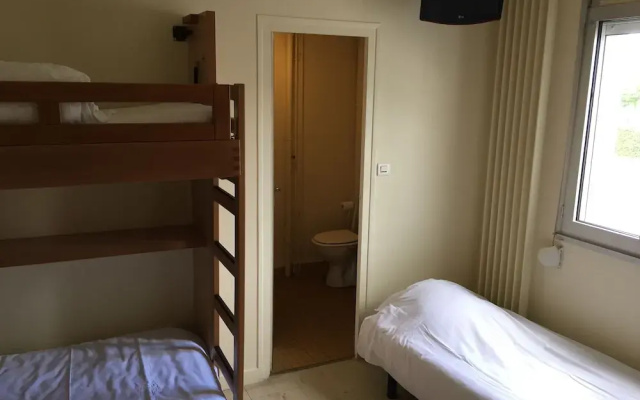 CRJS et Auberge de Jeunesse - Hostel