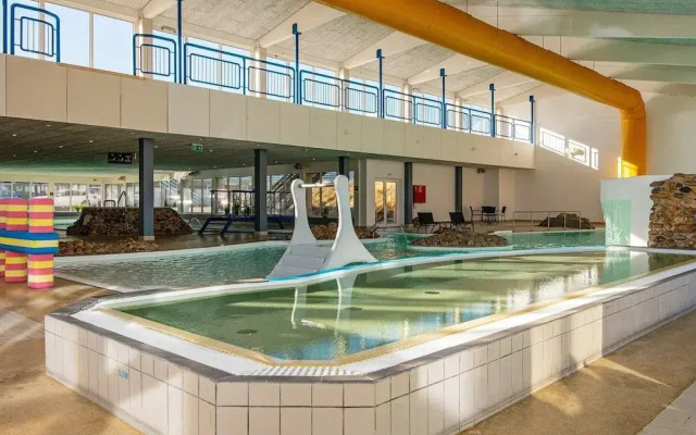 8 Person Holiday Home on a Holiday Park