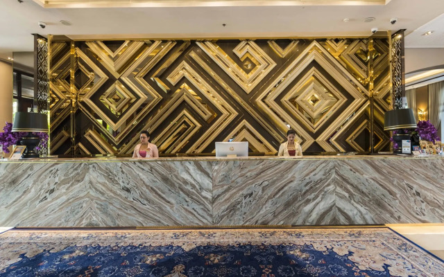 Chatrium Hotel Royal Lake Yangon