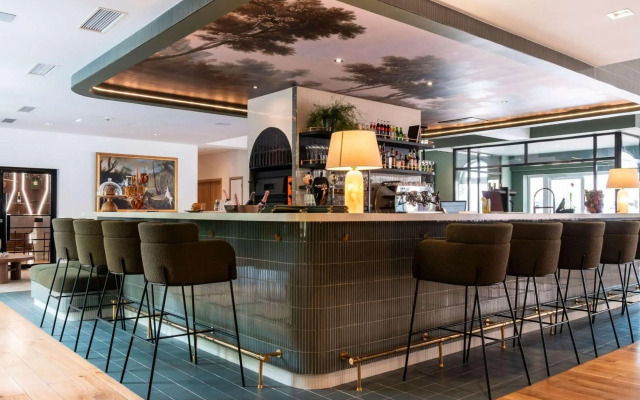Mercure Maintenon