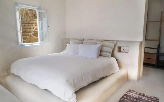 Apocosmo Resort
