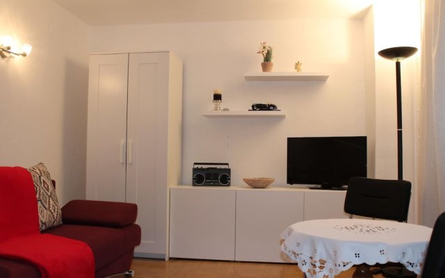 Charming Apartment in Kropelin With Barbecue