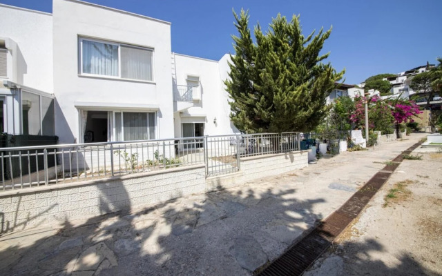 Peaceful Flat With 3 Private Beaches in Bodrum