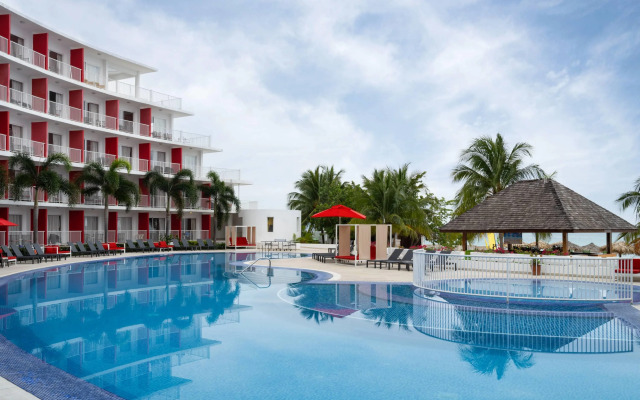 Grand Decameron Cornwall Beach, A Trademark All-Inclusive Resort