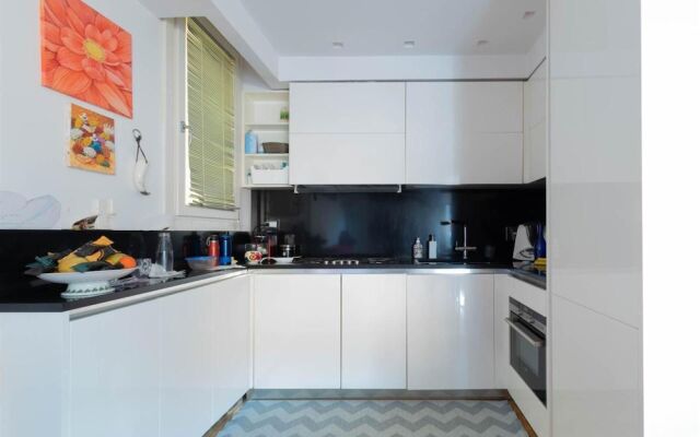 Beautiful 1-bed Apartment in Roma