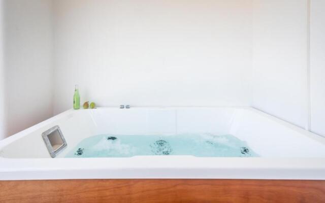 Milos Swell Suites I