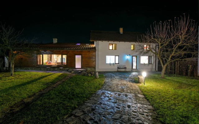 Tropica Home with Barbeque & Ciubar