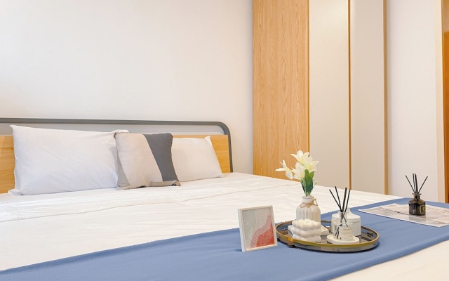 Minimalist And Comfy Studio Apartment At Cinere Bellevue Suites – Guest Rooms – Depok