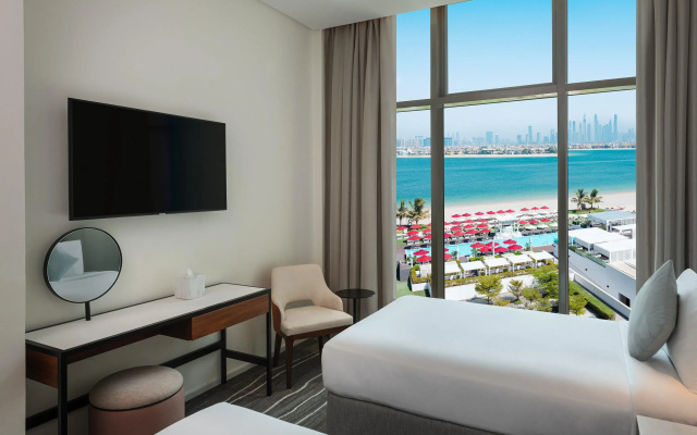 Th8 Palm Dubai Beach Resort, Vignette Collection, by IHG