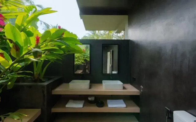 Cool and Contemporary Hilltop Villa With Ocean Views