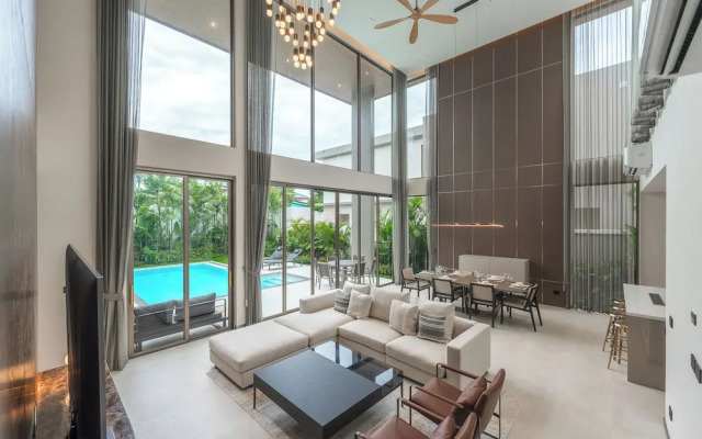 4BR Pool Villa Near Beach V200