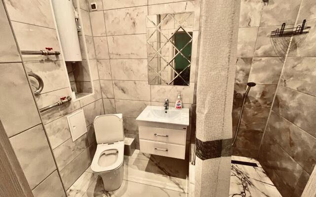 Апартаменты на проспекте Строителей 18 корпус 1