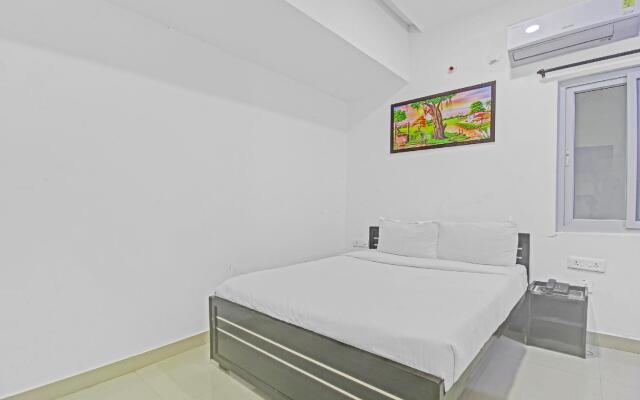 OYO Flagship  84866 Gbr Luxury Stay