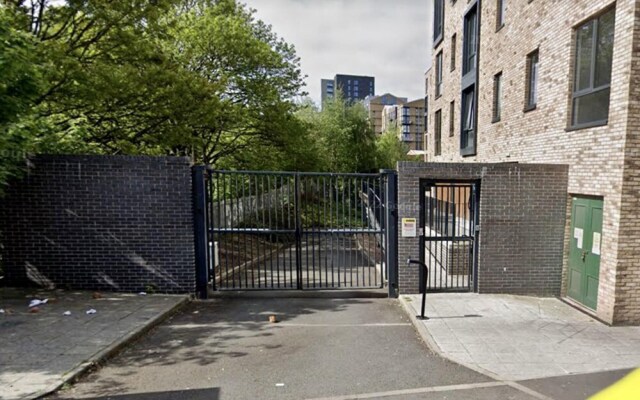 Luxury 1-bedroom Apartment With Free Parking