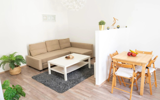 N28 Condo Apartment Next To Andrassy.