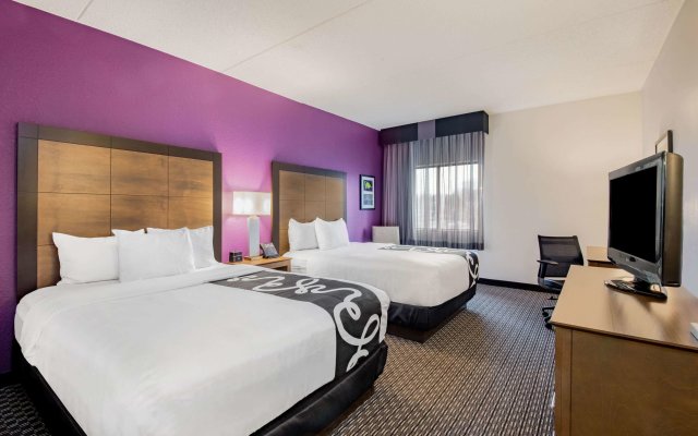 La Quinta Inn & Suites by Wyndham Baltimore BWI Airport