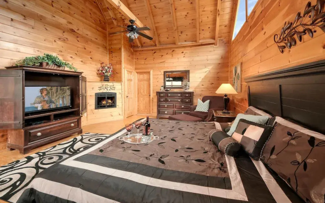 Almost Heaven - 4 Br cabin by RedAwning