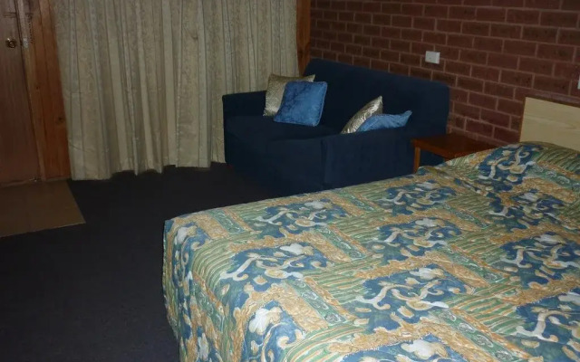 Country Mile Motor Inn