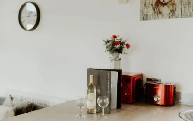 Little John's Petite Cosy Cabin