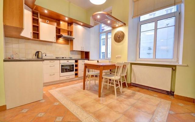 Great Apartment near Town Hall