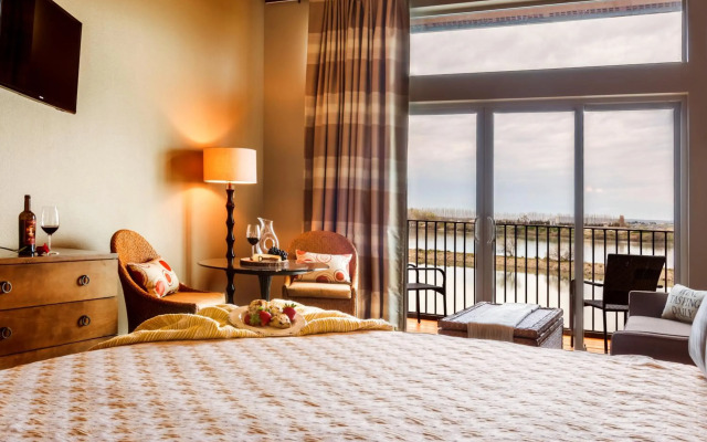 The Lodge at Columbia Point