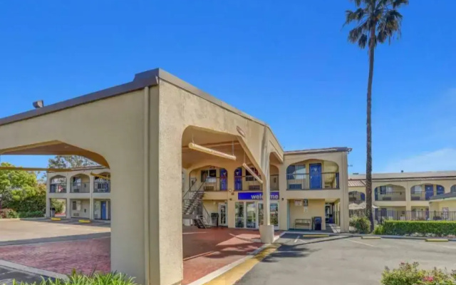 Motel 6 Lodi, CA