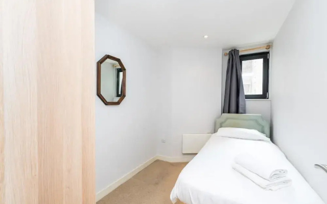 Charming Two Bedroom Flat Near Waterloo/southbank