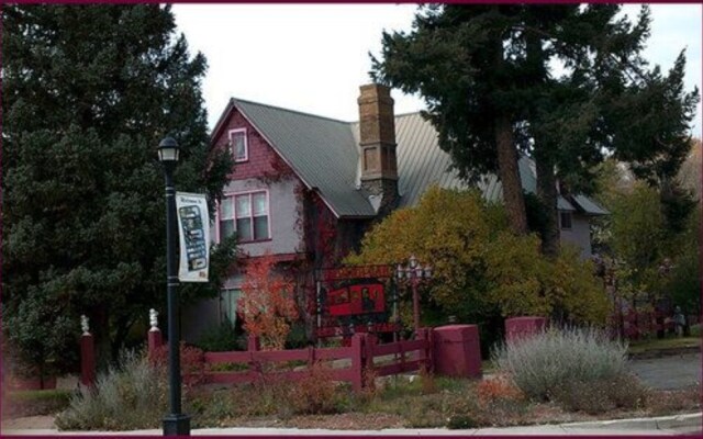 Parlor Car Bed & Breakfast