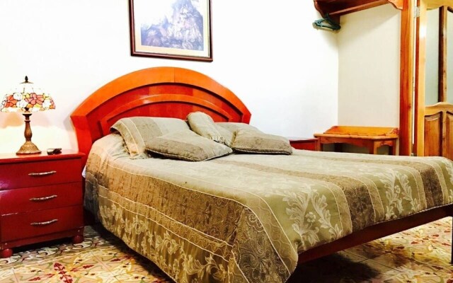 Marquez De Liz 1: Colonial Suite, Balcony, Havana