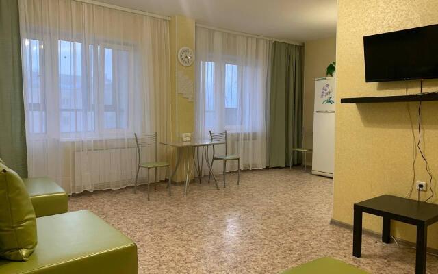 Апартаменты на улице Комарова 8