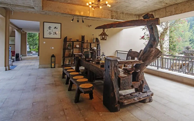 Jiuxi Cloud Valley Hotel