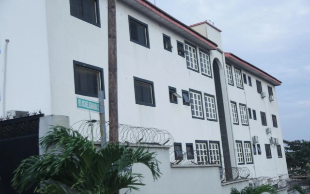 Goddis Apartments