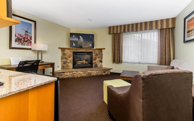 White Pines Inn & Suites