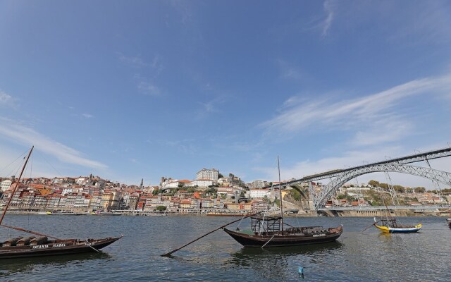 FLH Downtown GuestHouse