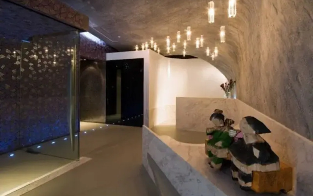 V Wanchai Serviced Apartment