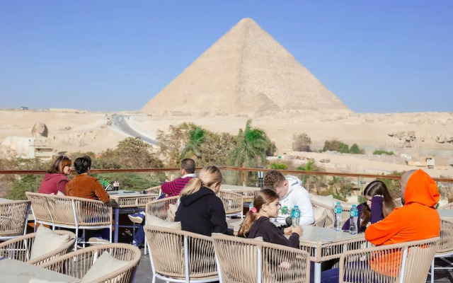 Shadow Pyramids View INN